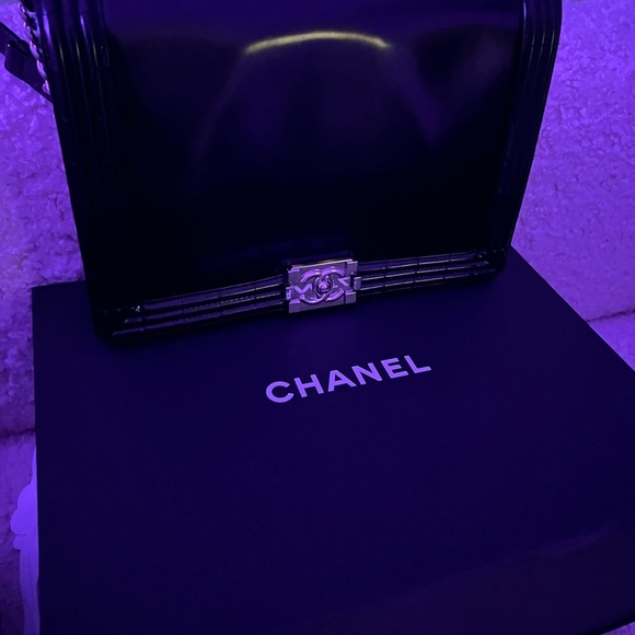 AUTHENTIC CHANEL BAG - Picture 3 of 12